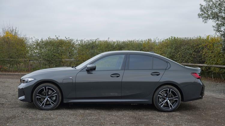 BMW 3 SERIES TOURING 330e 22.3 kWh M Sport 5dr Step Auto Tech/Pro Pack